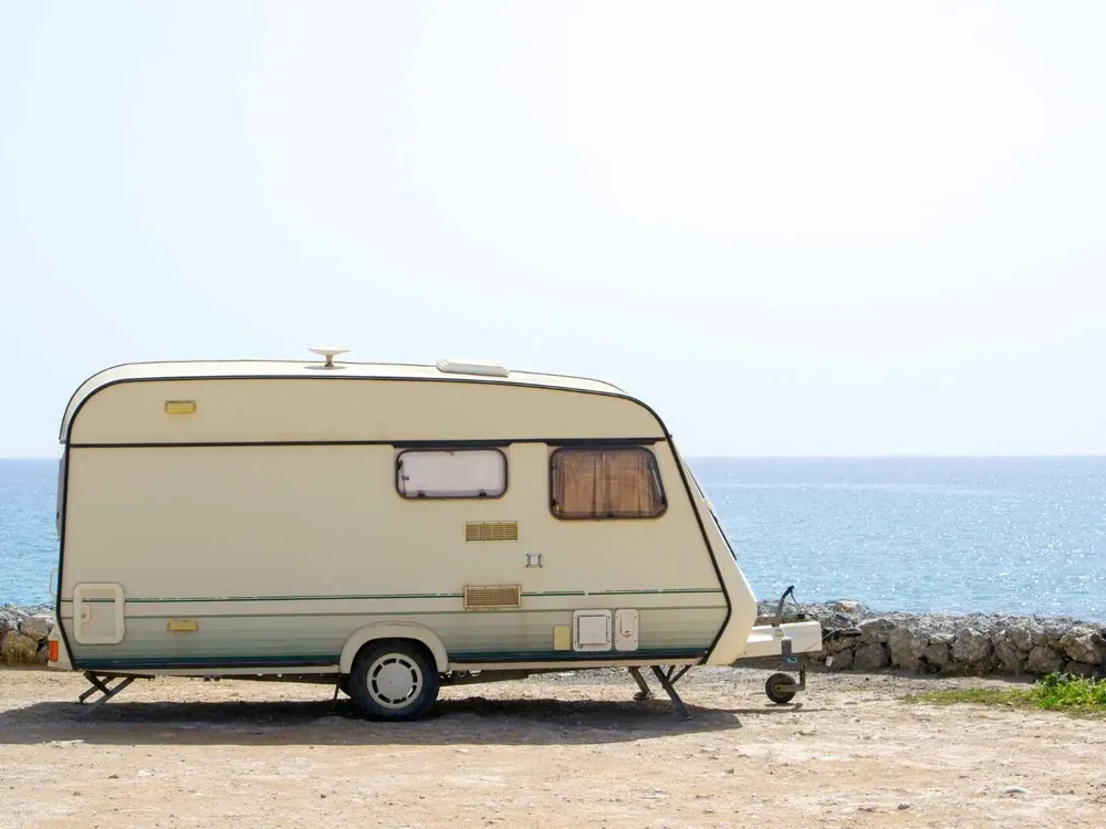 Van Life Caravan için Marinos Ajans tarafından hazırlanan karavan ve turizm projesi kapak görseli
